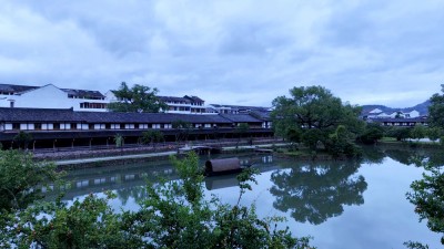 笑琰詩歌: 雨潤麗水街(外二首)