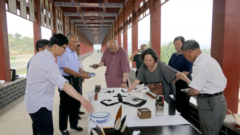 任家莊：小山村舉辦全球善文化書畫展